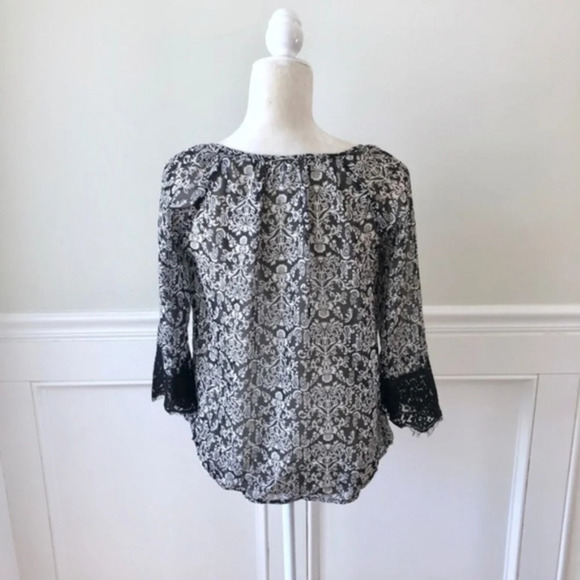 Crescent Stitch Fix Printed Blouse w Lace NWT S - Picture 5 of 8